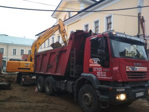 Вывоз грунта с погрузкой в самосвалы