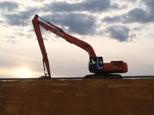 Экскаватор HITACHI ZX330 с длинной стрелой компании Техоптимум.