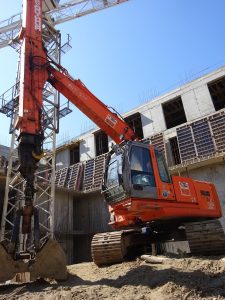 Аренда грейферного телескопического экскаватора Hitachi ZX225