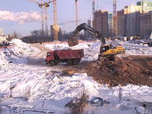 Вывоз грунта на полигон по разрешению от департамента строительства города Москвы