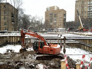 экскаватор в аренду по низкой цене с топливом в Москве и машинистом