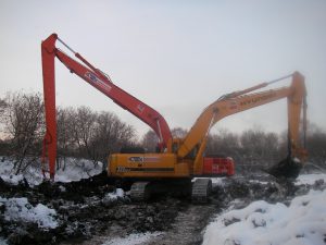 Приглашаем в наш дружный коллектив машинистов экскаватора на работу